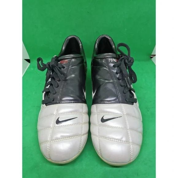 Nike Total 90 Air Zoom III Cleats Silver Black Size 10.5 Boots Soccer 308231-103